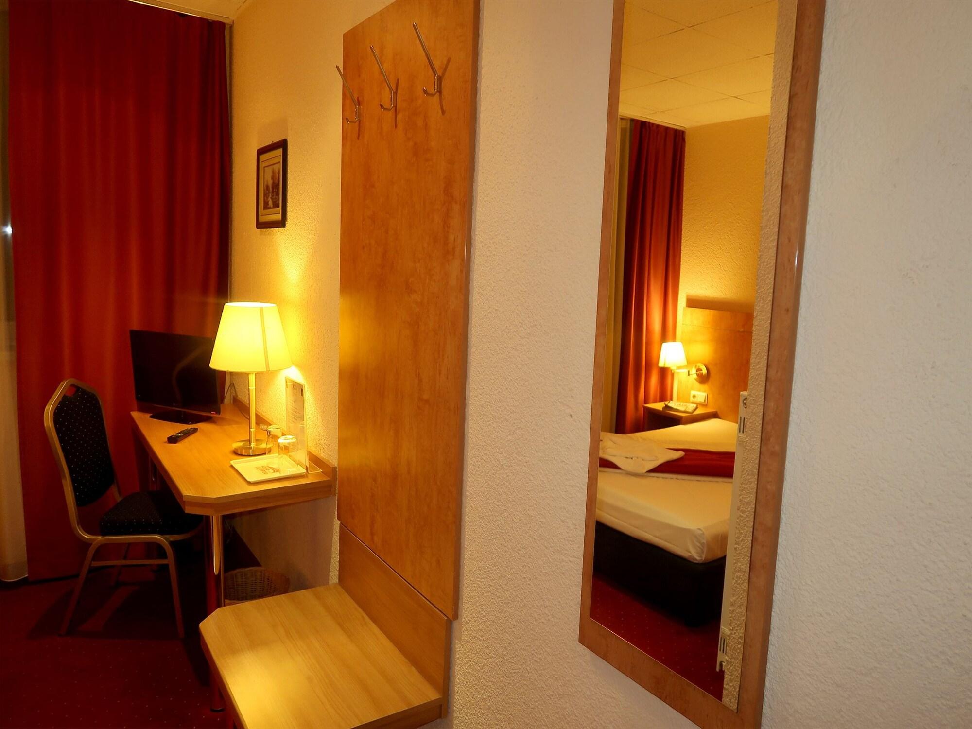 Hotel Adler Leipzig Extérieur photo